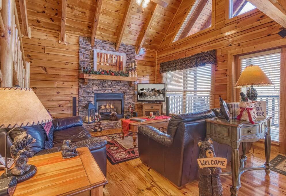 Solid Ground Lodge With Yard! Pigeon Forge Exterior foto