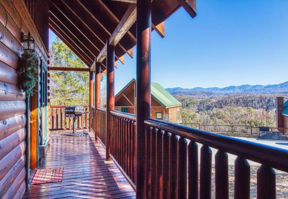 Solid Ground Lodge With Yard! Pigeon Forge Exterior foto